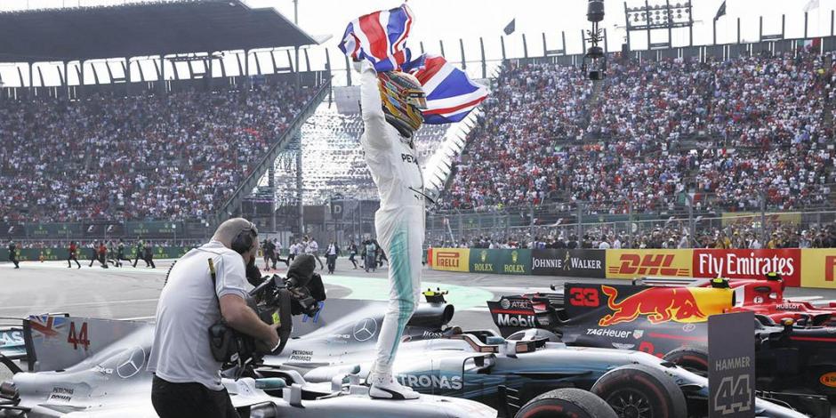 Lewis Hamilton escala 11 lugares y se corona en el GP de México