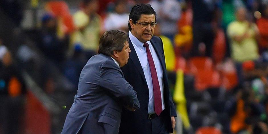 Herrera y Tena difieren con Osorio y aseguran que el futbolista mexicano sí tiene mentalidad.