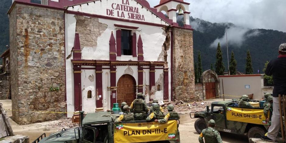 Elementos del Ejército entraron a San Juan Ozolotepec doce horas después del sismo.