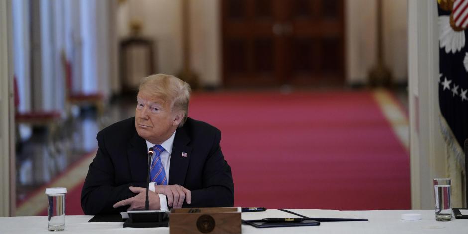 El presidente de Estado Unidos, Donald Trump escucha durante la reunión con la Junta Asesora de Política de la Fuerza Laboral estadounidense, el 26 de junio de 2020.
