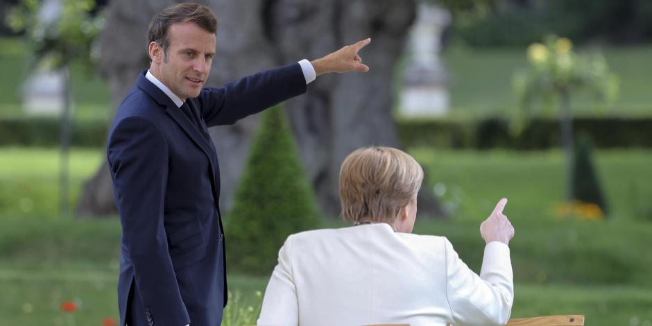 La canciller alemana, Angela Merkel, y el presidente francés, Emmanuel Macron, ayer, en Meseberg, Alemania, para impulsar la recuperación de la eurozona.