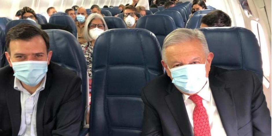 El Presidente de México viaja en un vuelo comercial de la compañía Delta Airlines.