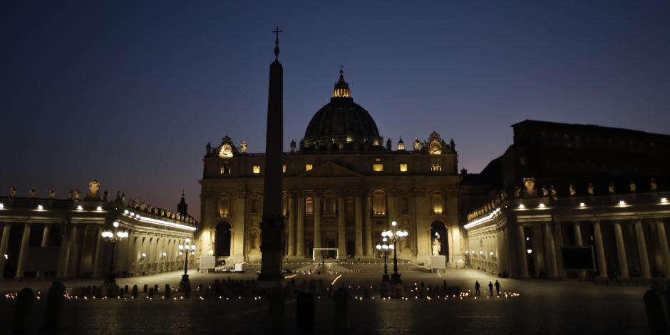 La plaza de San Pedro, en la ciudad del Vaticano, en abril
