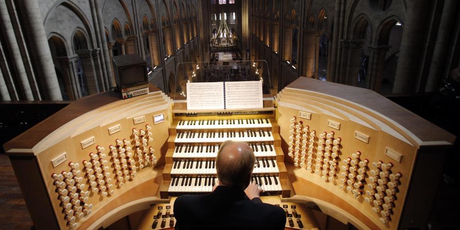 El órgano en la catedral de Notre Dame en París, el 2 de mayo de 2020.