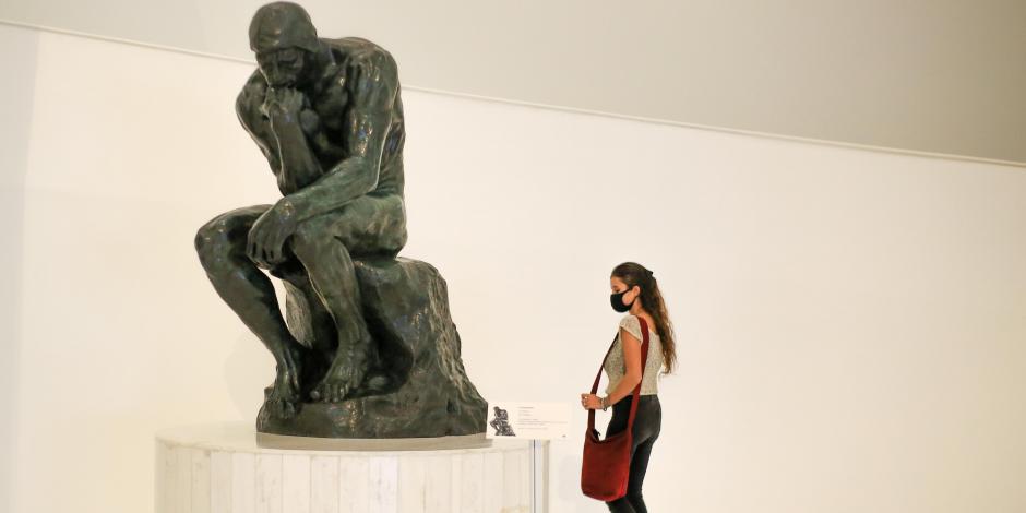 La escultura "El pensador", de Rodin, es una de las piezas que se pueden admirar en el Museo Soumaya.