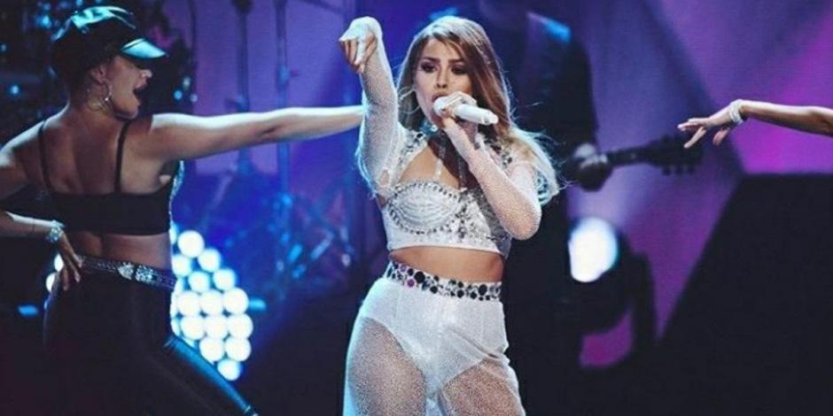 Danna Paola durante el homenaje a Selena en los Premios Juventud 2020.