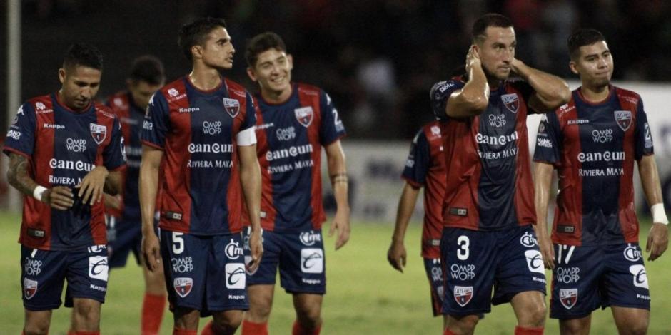 Jugadores del Atlante durante un juego del Clausura 2020 en el Ascenso MX.