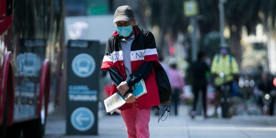 Mujer en calles de Ciudad de México
