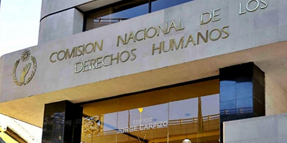 Fachada del edificio Jorge Carpizo, sede de la CNDH en México.