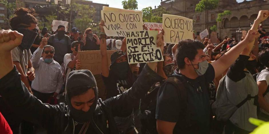 Manifestantes marchan por el centro Guadalajara, el pasado 6 de junio, tras la muerte de Giovanni López.