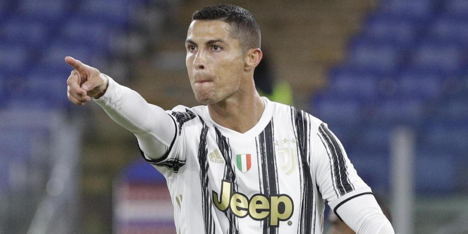 Cristiano Ronaldo  celebra un gol con la Juventus en la campaña.
