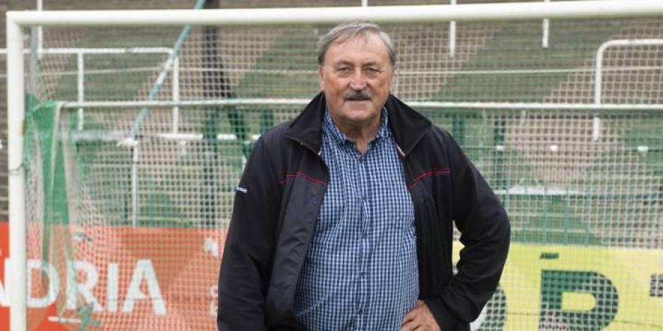 La leyenda del balompié checo se retiró de las canchas en 1993.