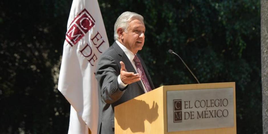 El Presidente de México en conferencia desde el Colegio de México.