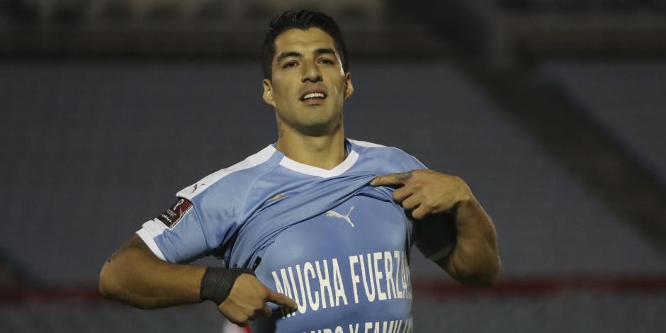 Luis Suárez durante el juego contra Chile en el arranque de las eliminatorias sudamericanas rumbo a Qatar 2022.