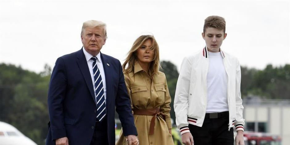El presidente de Estados Unidos, su esposa Melania y Barron Trump, su hijo menor