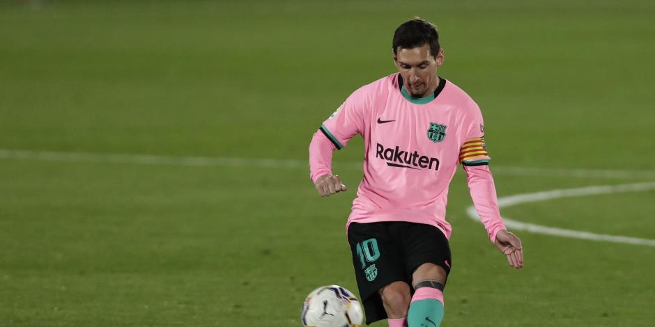 Lionel Messi realiza un disparo en el duelo entre Barcelona y Getafe en la Jornada 6 de LaLiga.