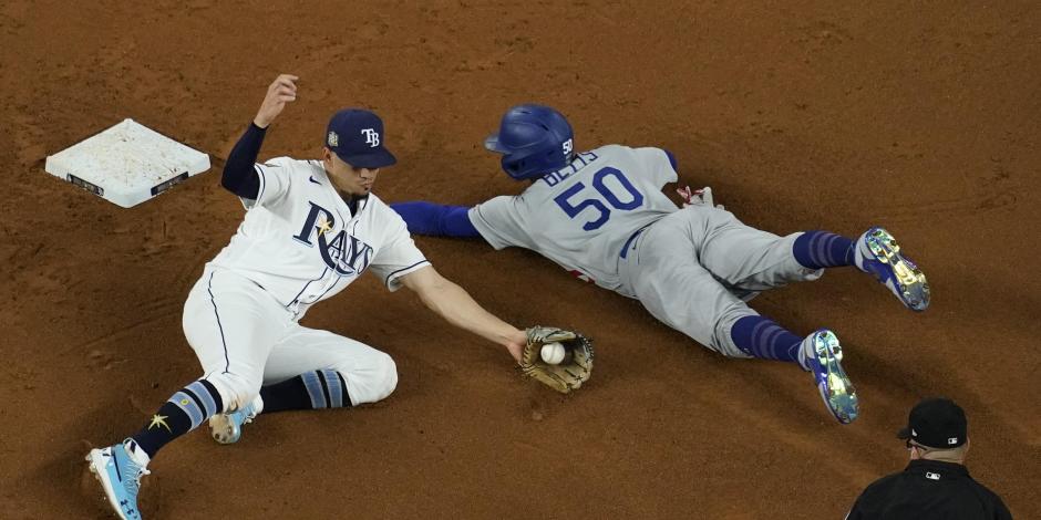 Dodgers y Rays luchan por definir al nuevo monarca del beisbol de Grandes Ligas.