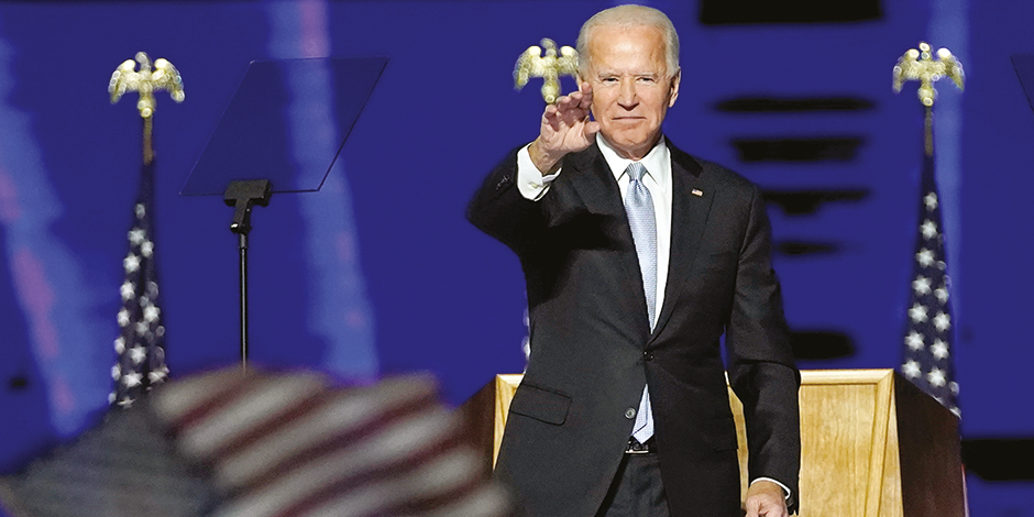 El Presidente electo, Joe Biden, reconoce a la multitud en su mitin de Wilmington, Delaware, el sábado.