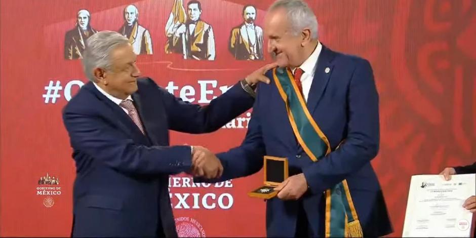 (Izq. a der.) El presidente de México y Jesús Seade, el 11 de noviembre de 2020.
