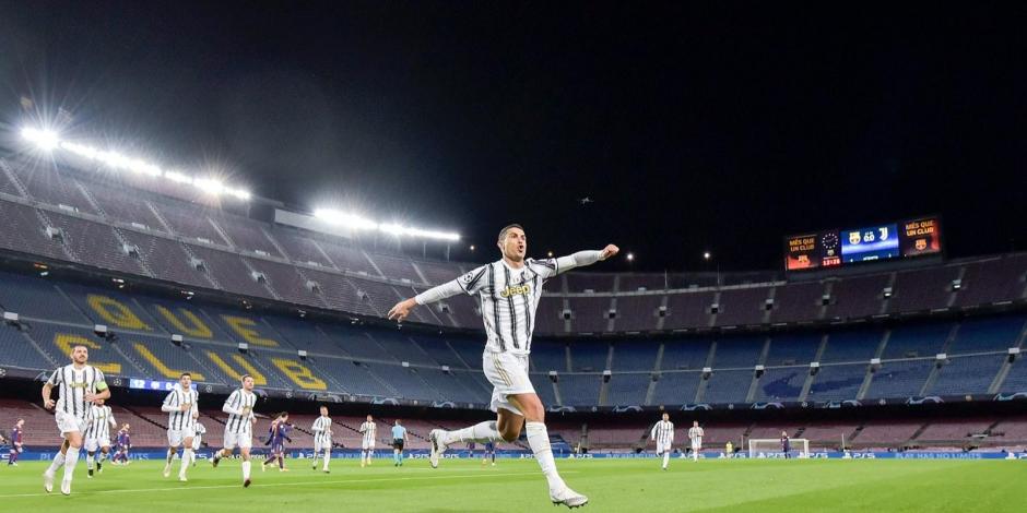 Ronaldo celebra su primera anotación, ayer, ante un estadio vacío.