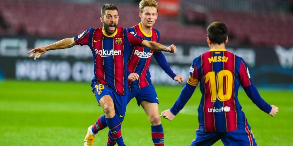 Jugadores del cuadro catalán festejan uno de sus goles de ayer.