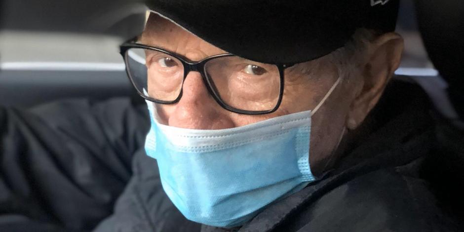El presentador de 87 años lleva una semana en el hospital.
