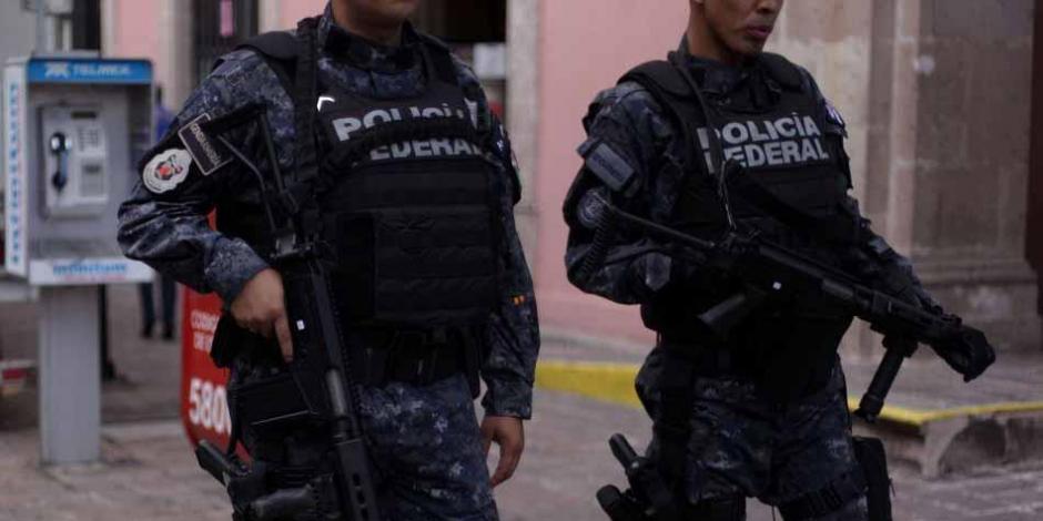 Elementos policiacos realizan recorridos de vigilancia por calles de Morelia.