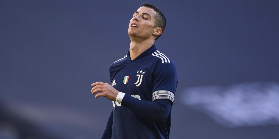 Cristiano Ronaldo lamenta una falla durante el juego entre Juventus y Bolonia