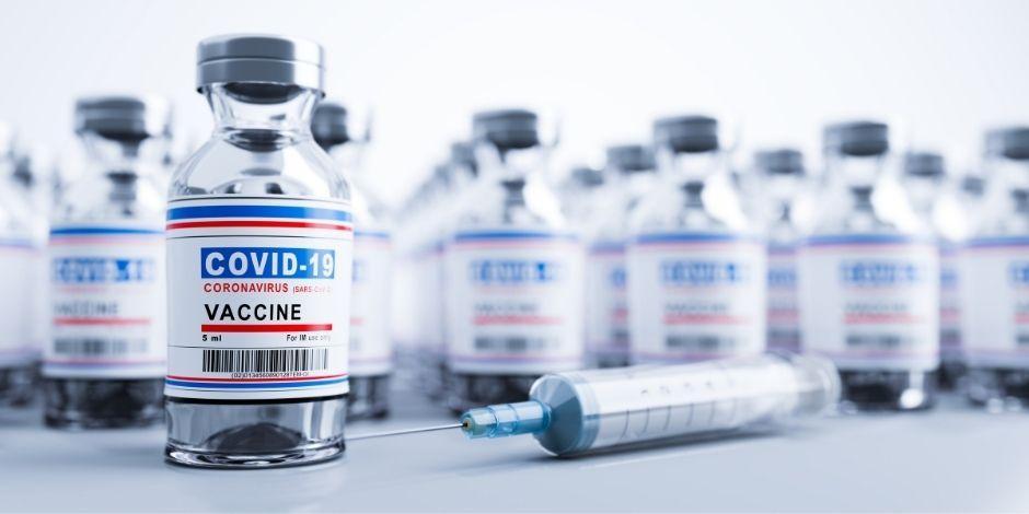 “Tenemos una nueva vacuna (contra COVID-19) en el horizonte que es la de la firma Sinovac, que se llama Coronavac", dijo López-Gatell