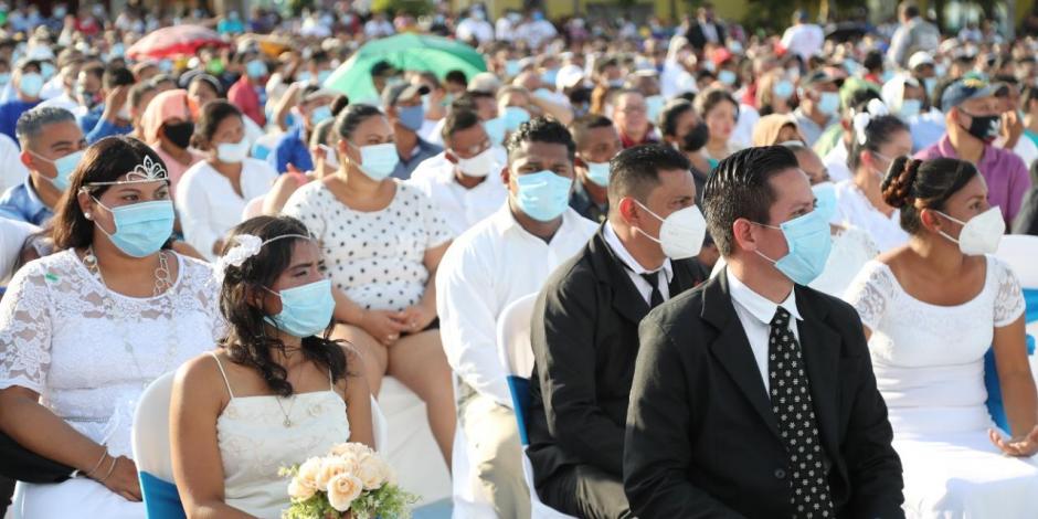 400 parejas se casaron este fin de semana como parte de las “bodas masivas” que organiza una estación de radio de Nicaragua