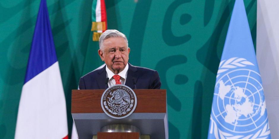El Presidente López Obrador, en conferencia matutina en Palacio Nacional, hoy.