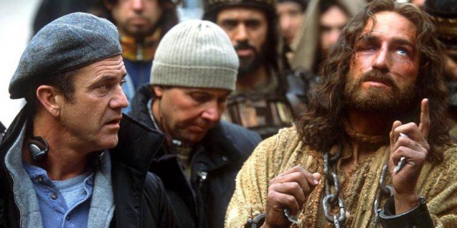 Mel Gibson y el actor Jim Caviezel durante el rodaje de la cinta La Pasión de Cristo
