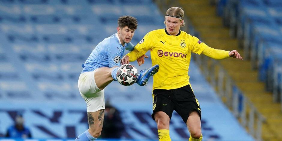 Una acción del duelo entre Manchester City y Borussia Dortmund en la Champions League