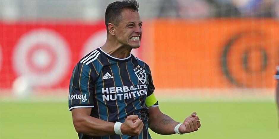 "Chicharito" Hernández marca su primer doblete en la MLS.