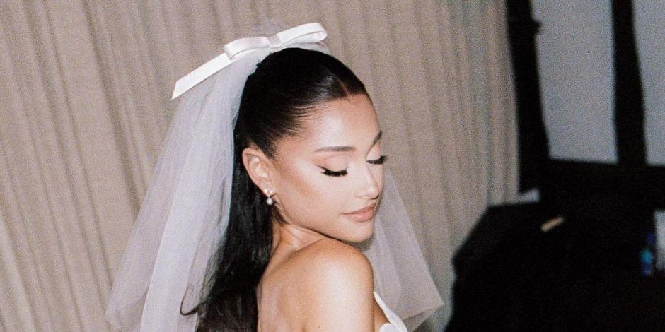 Ariana Grande revela las fotos de su vestido de novia