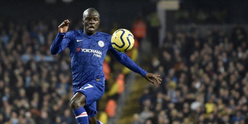N'Golo Kanté en un partido con el Chelsea