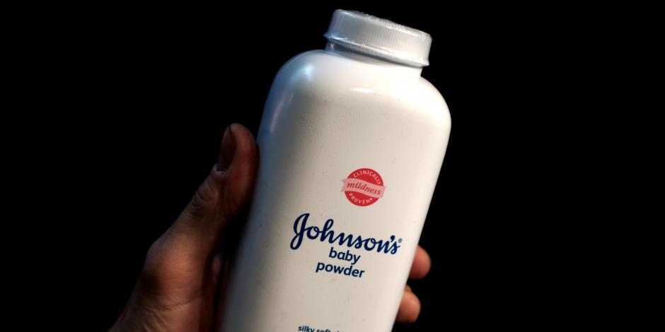 Luego de más de 9 mil denuncias, Johnson & Johnson deberá pagar 2.1 mdd por la venta de talco con componentes cancerígenos.