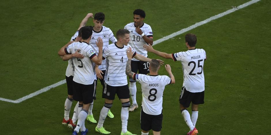 Jugadores de Alemania celebran una anotación en el duelo ante Portugal en la Eurocopa 2021.