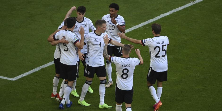 Jugadores de Alemania celebran una anotación en el duelo ante Portugal en la Eurocopa 2021.