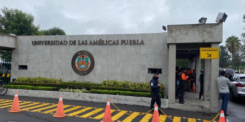 Elementos de la policía estatal en las instalaciones de la Universidad de las Américas Puebla.