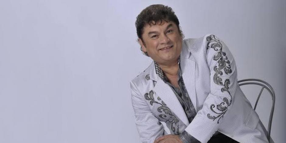 José Manuel Zamacona de Los Yonic's interpretó el éxito de "Palabras tristes"