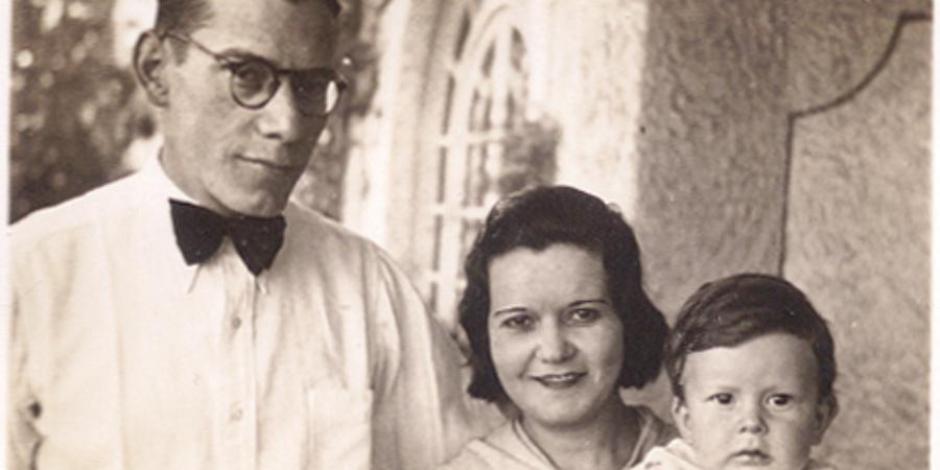 En la casa de Orizaba 150, Fernando del Paso y sus padres, 1935.