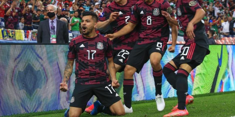 Jugadores de la Selección Mexicana festejan un gol.