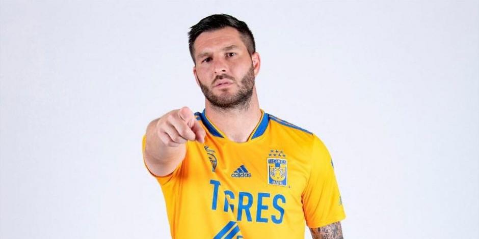 André-Pierre Gignac luce con la camiseta que Tigres usará en el Apertura 2021.