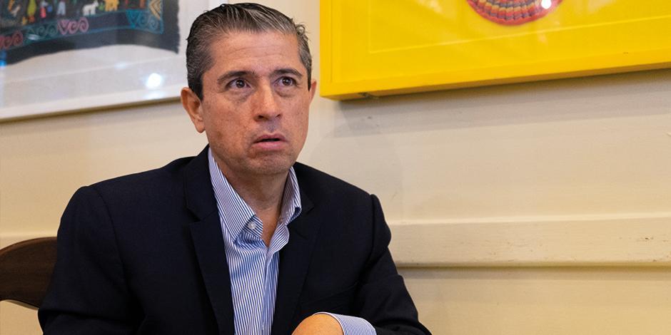 Giovani Gutiérrez expone sus ideas, en entrevista con La Razón.