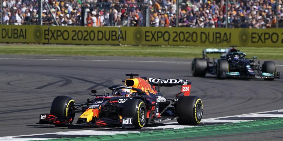 El monoplaza de Max Verstappen, piloto de Red Bull, durante una carrera de F1.