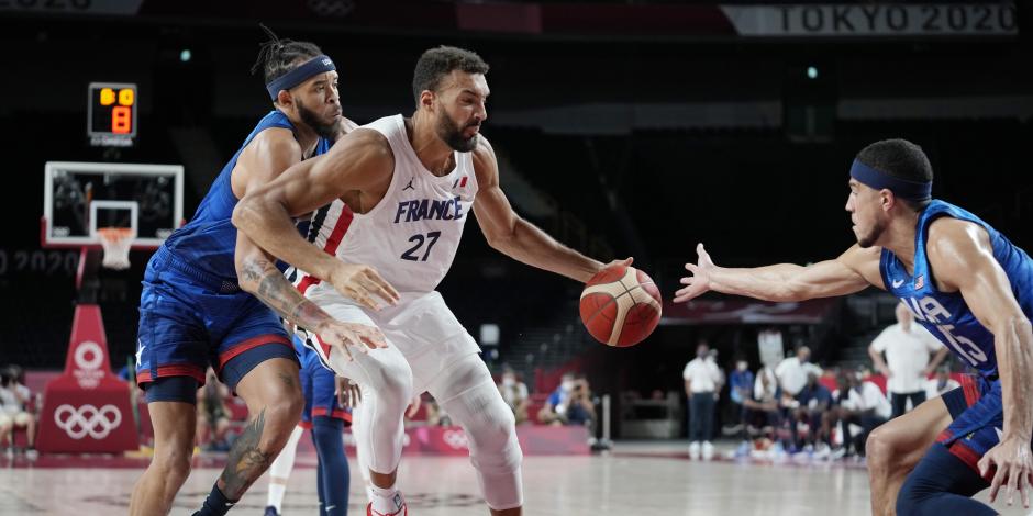 Estados Unidos y Francia midieron fuerzas en Saitama en su debut en el torneo de basquetbol de Tokio 2020.