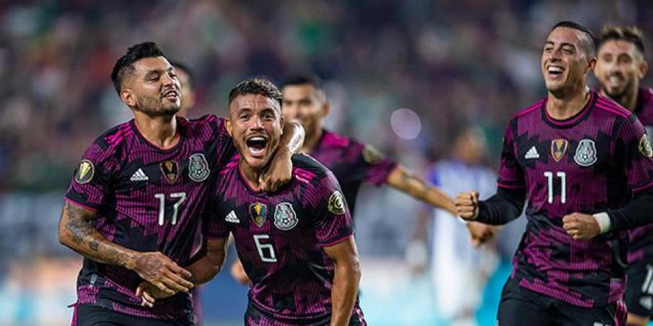 Jugadores de México festejan un gol contra Honduras en los cuartos de final de la Copa Oro el pasado 24 de julio.