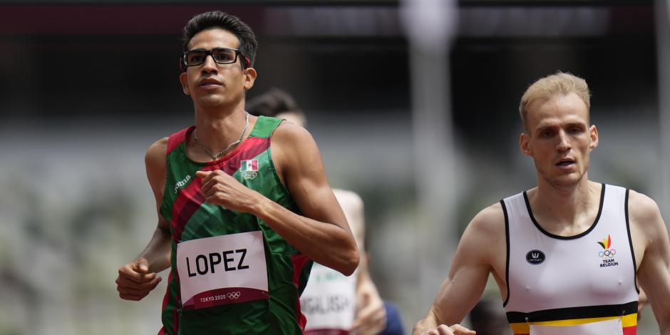Tonatiú López ganó su heat eliminatorio para los 800 metros de atletismo en Tokio 2020.