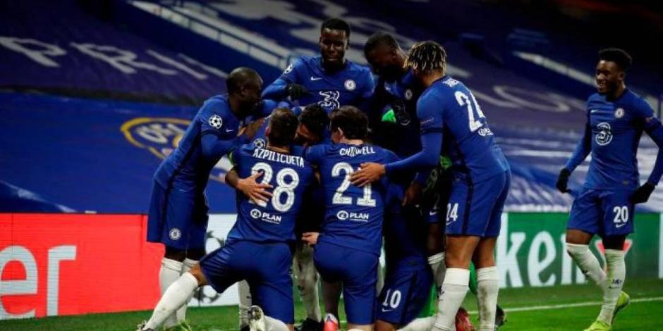 Futbolistas del Chelsea festejan un gol en la pasada edición de la Champions League.